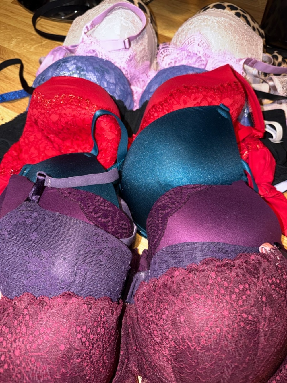 Women’s Victoria Secret bra collection NEW